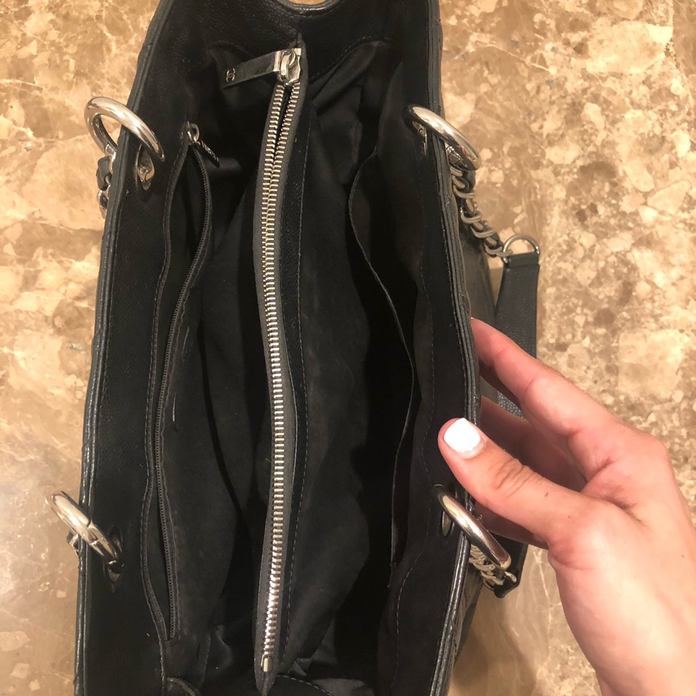 Authentic Chanel - Picture 5 of 15